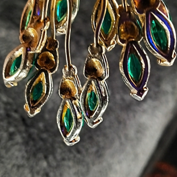 Retro Style Emerald Rhinestone Vintage Pin - Picture 3 of 7